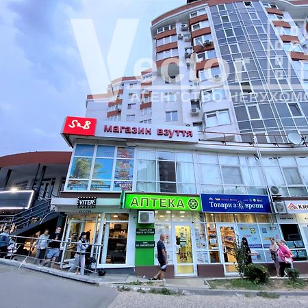VIP Apartments City: New Build Near Maydan Mall & McDonald's Chernivtsi Exterior photo