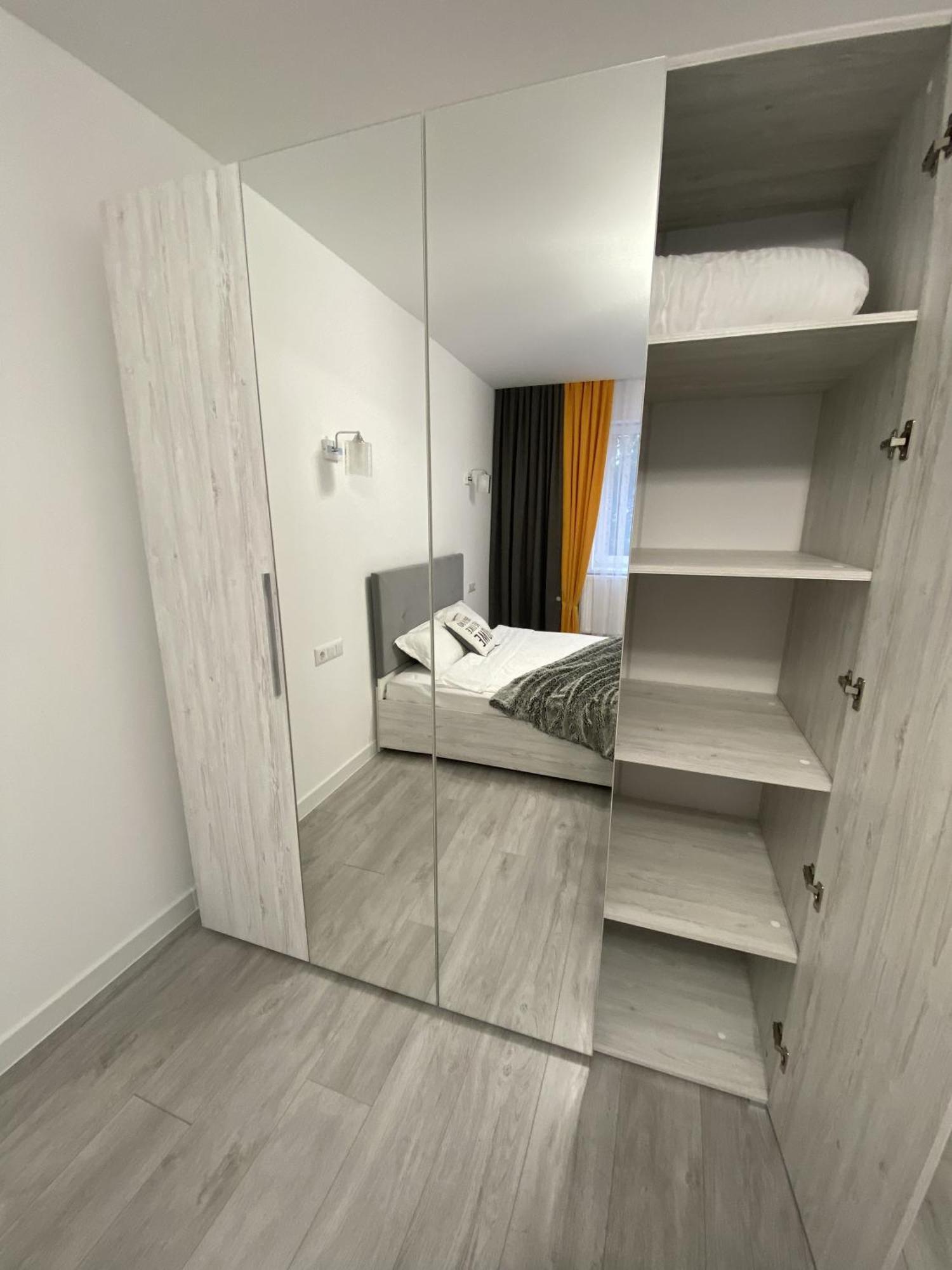VIP Apartments City: New Build Near Maydan Mall & McDonald's Chernivtsi Exterior photo
